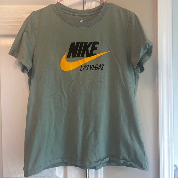 Womens Nike Las Vegas Tshirt size L - Picture 3 of 5